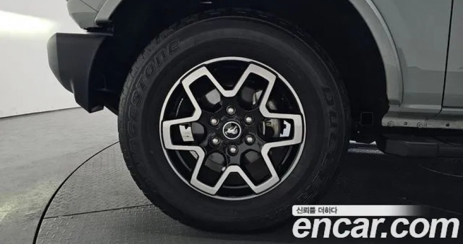 Ford Bronco 
