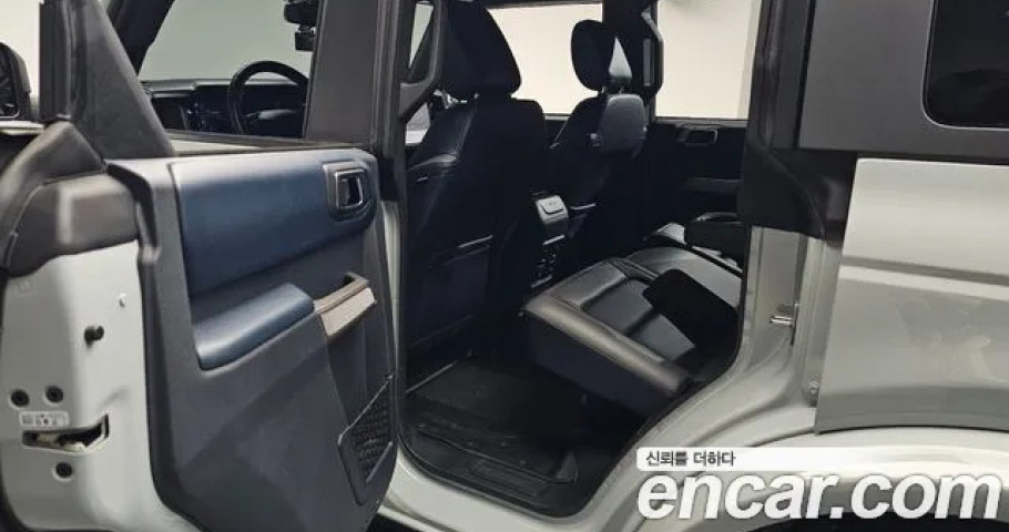 Ford Bronco 