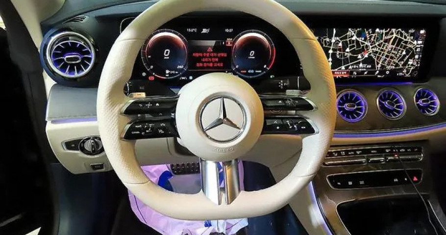 Mercedes-Benz E-Class 