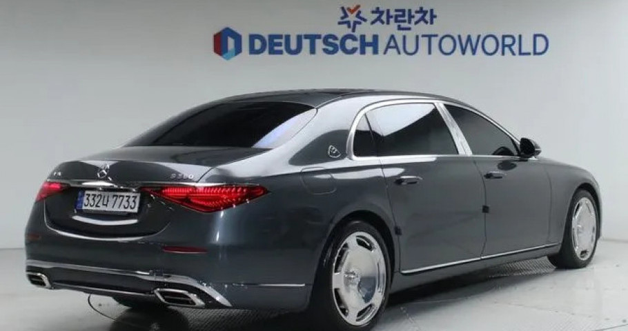 Mercedes-Benz S-Class 