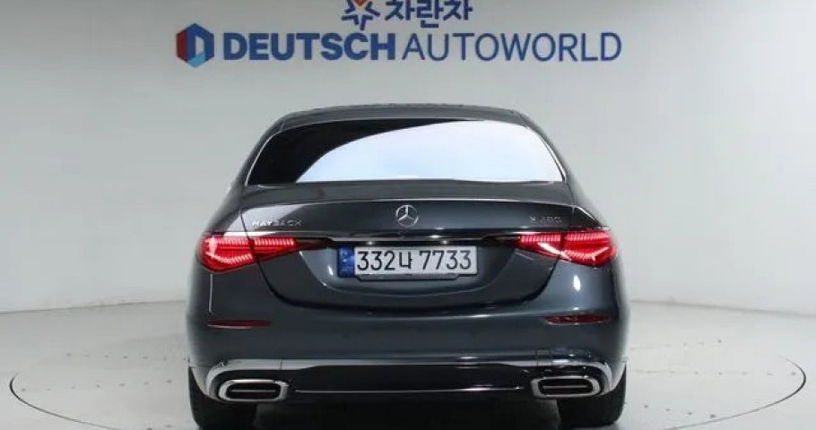 Mercedes-Benz S-Class 