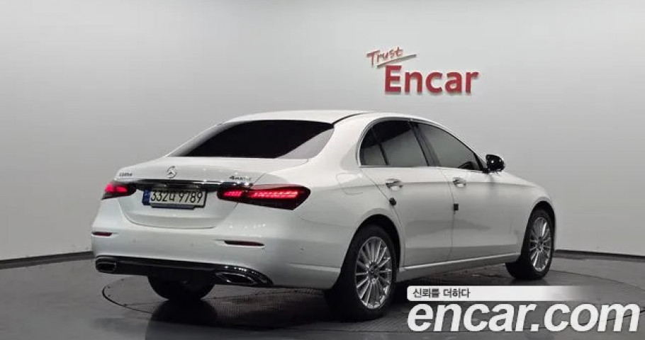 Mercedes-Benz E-Class 