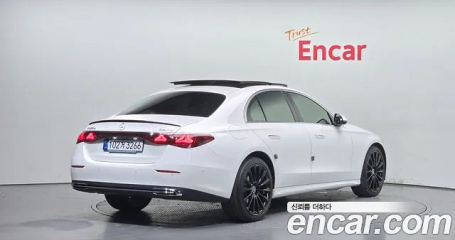 Mercedes-Benz E-Class 