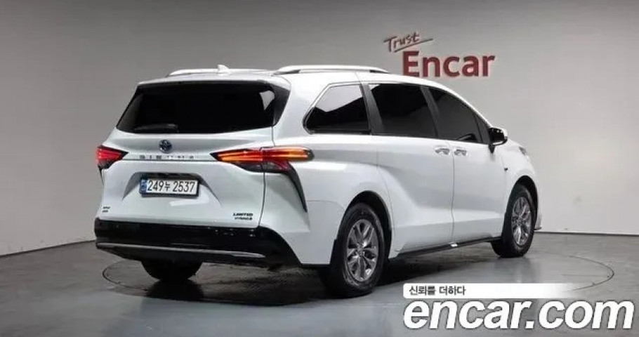 Toyota Sienna 