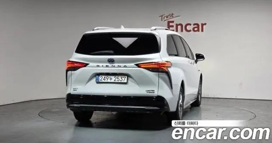 Toyota Sienna 