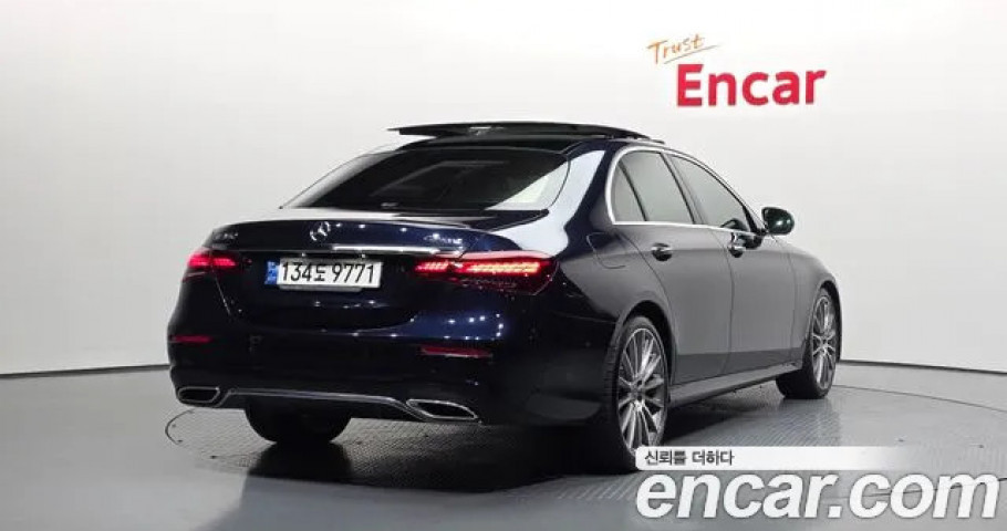 Mercedes-Benz E-Class 