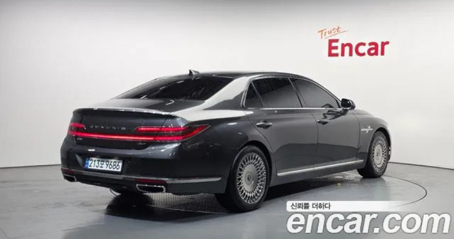 Genesis G90 