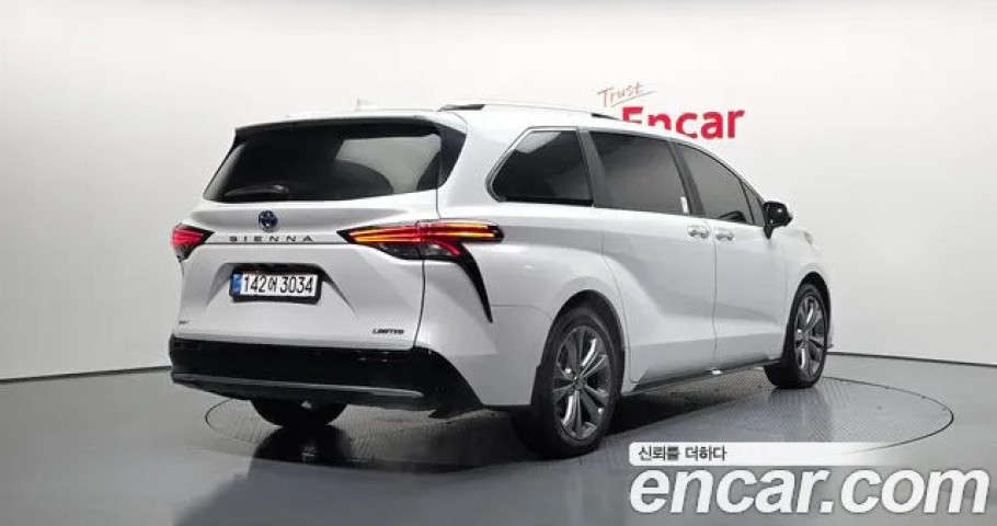 Toyota Sienna 