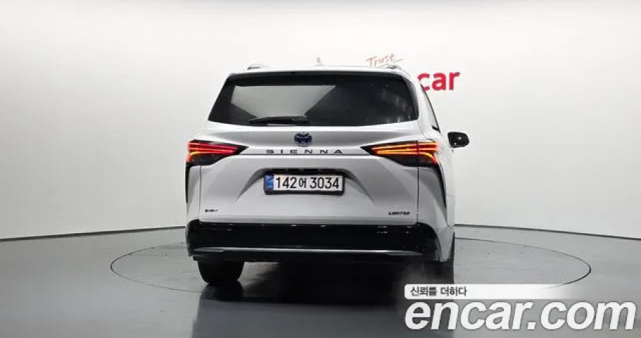 Toyota Sienna 