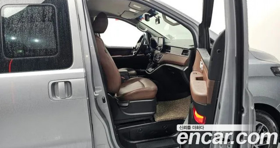 Hyundai Starex 