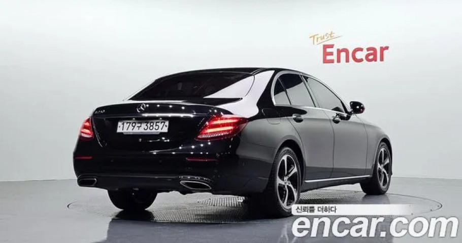 Mercedes-Benz E-Class 