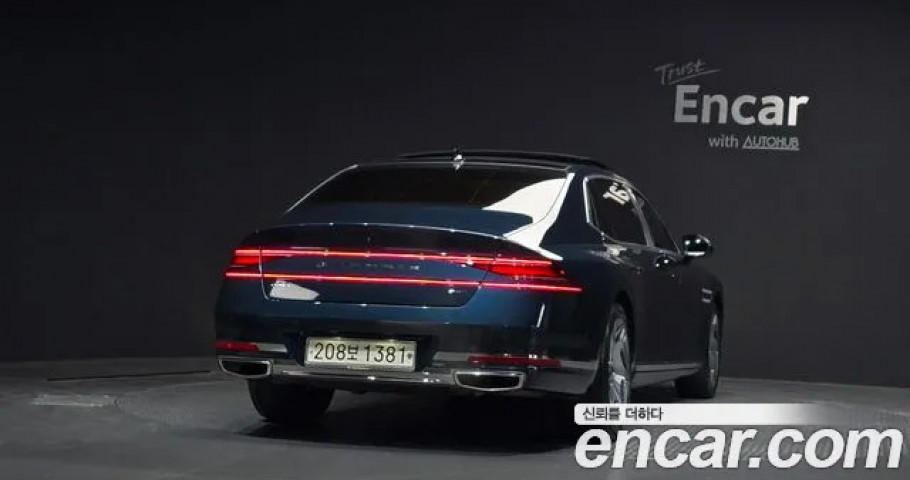 Genesis G90 