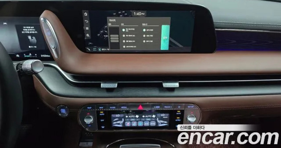 Genesis G90 