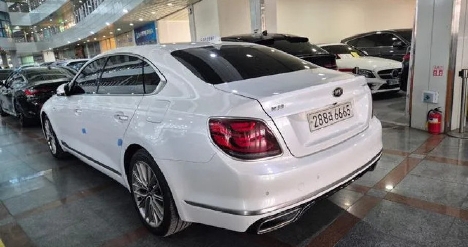 Kia K9 