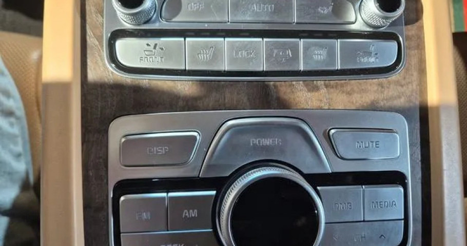 Kia K9 