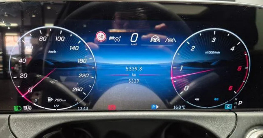 Mercedes-Benz E-Class 