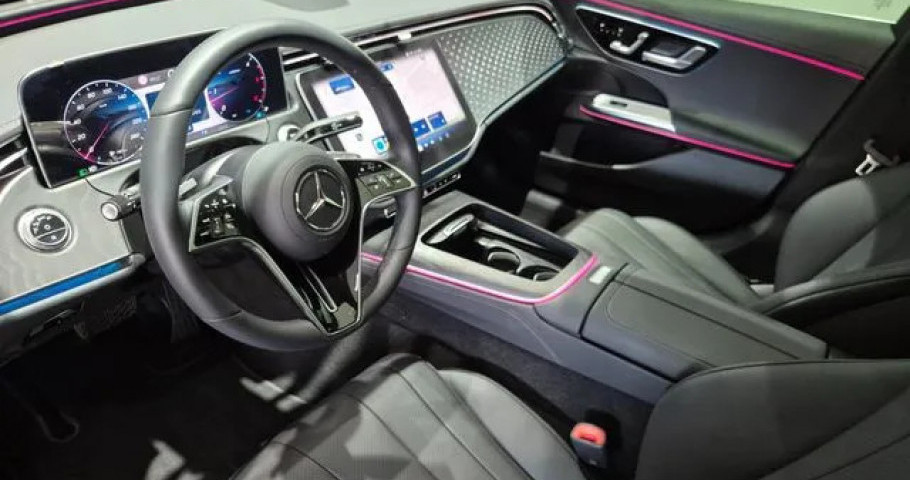 Mercedes-Benz E-Class 