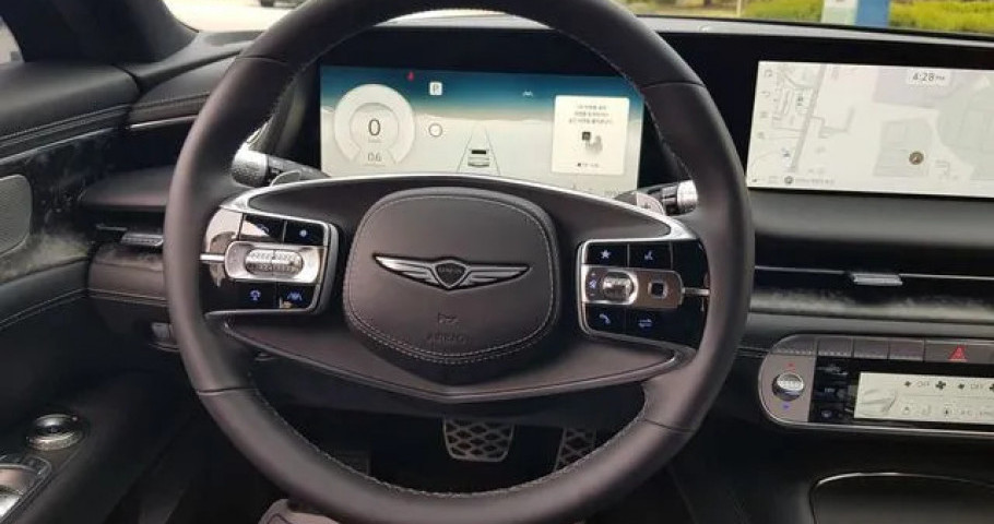 Genesis G90 