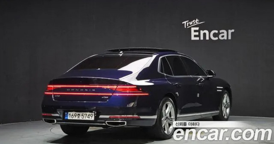 Genesis G90 