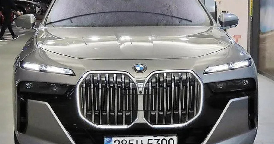 Bmw 7-Series 