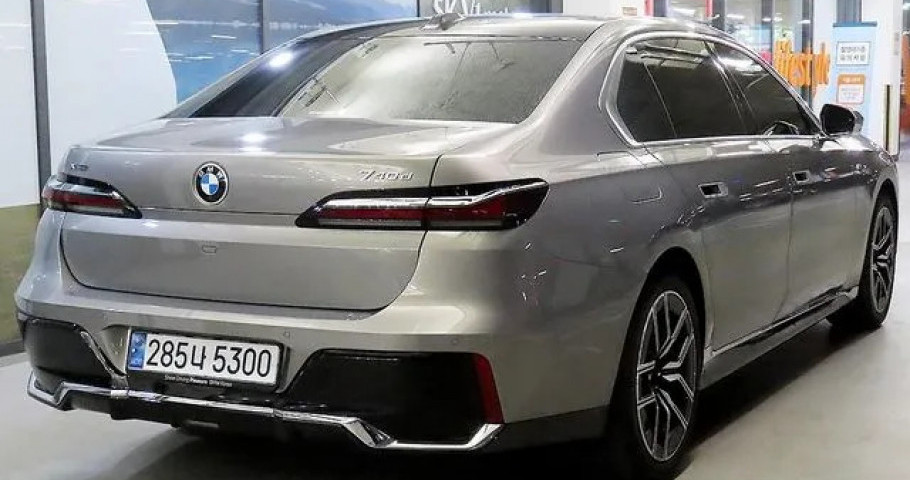 Bmw 7-Series 