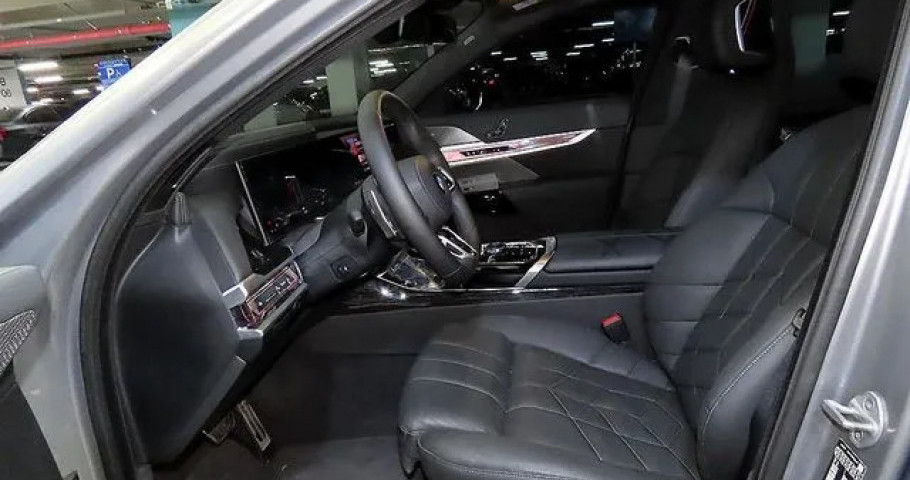 Bmw 7-Series 