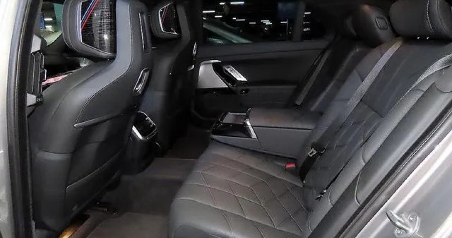 Bmw 7-Series 