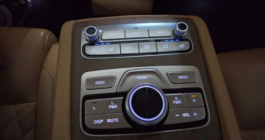 Kia K9 