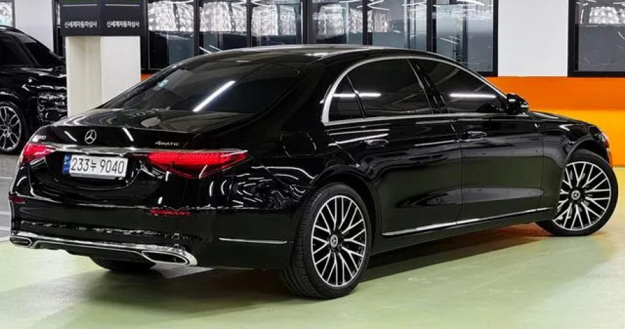 Mercedes-Benz S-Class 