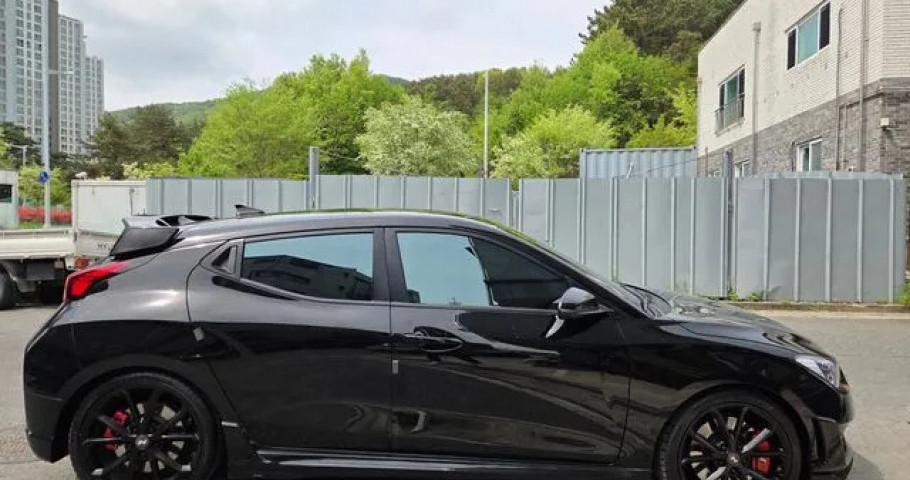 Hyundai Veloster 