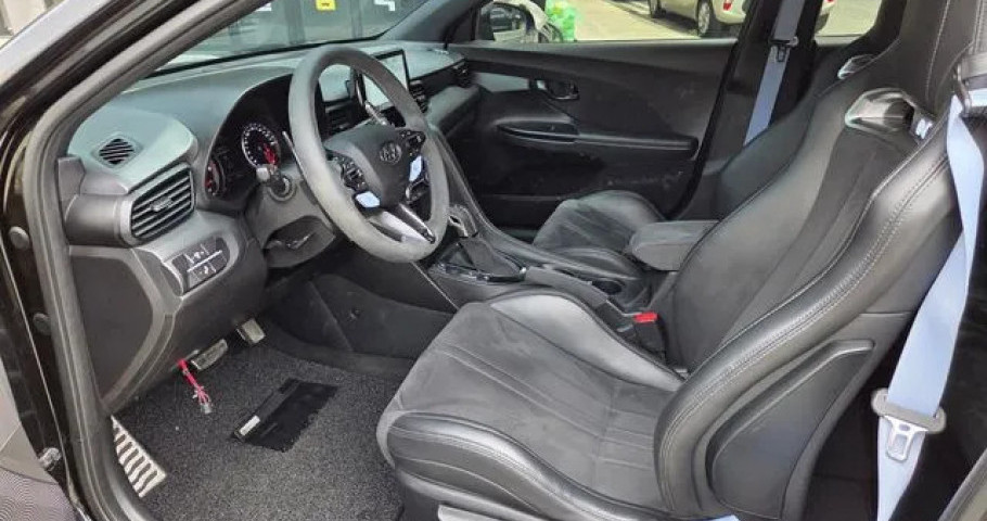 Hyundai Veloster 
