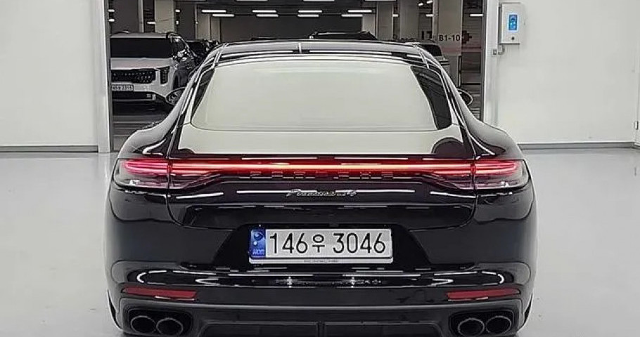 Porsche Panamera 