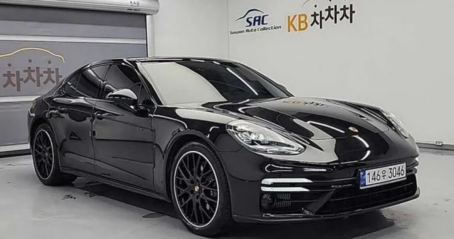 Porsche Panamera 
