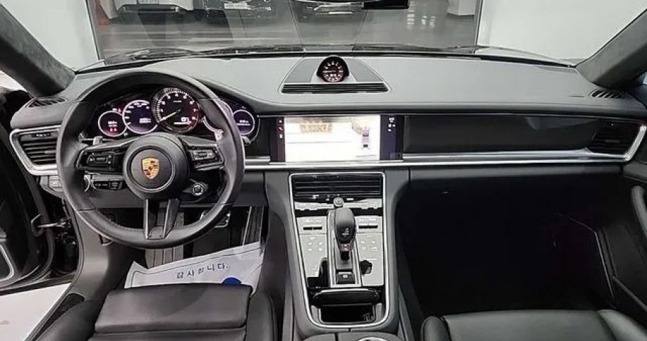 Porsche Panamera 