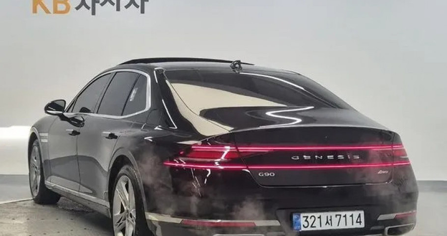 Genesis G90 
