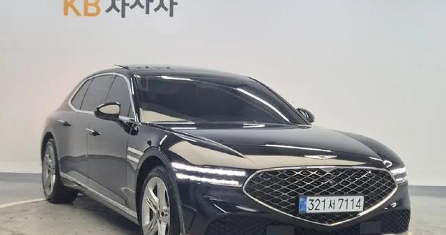 Genesis G90 