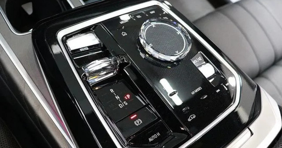 Bmw 7-Series 