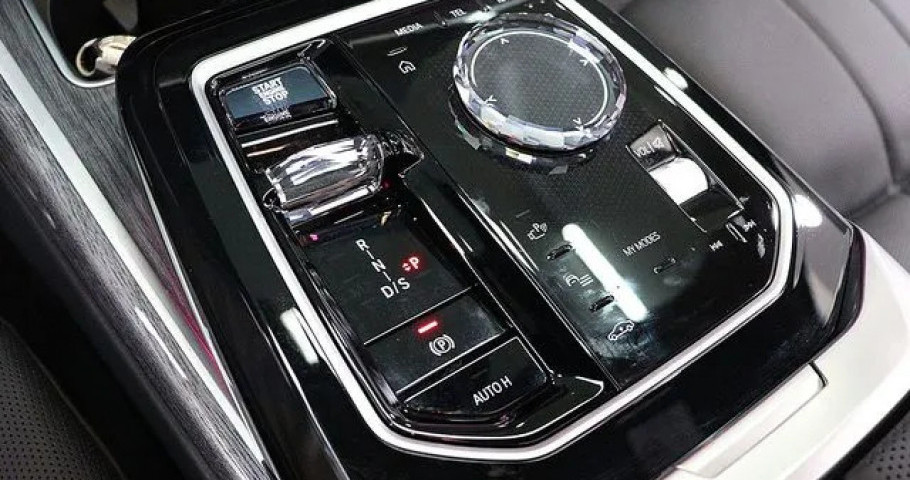 Bmw 7-Series 