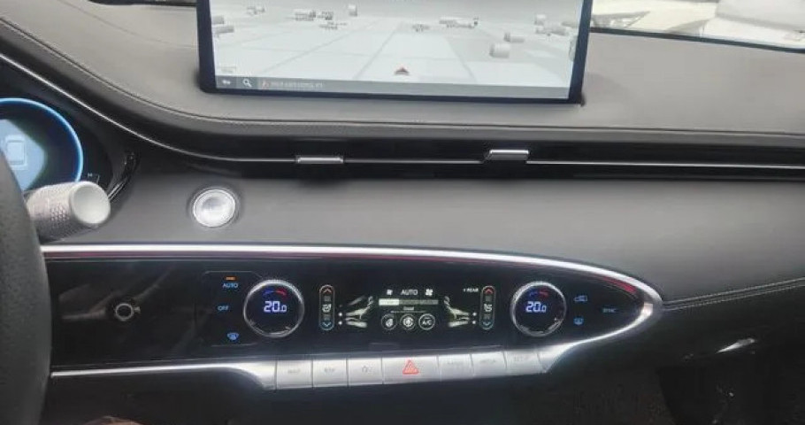 Genesis Gv70 