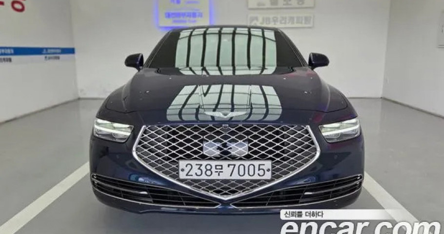 Genesis G90 