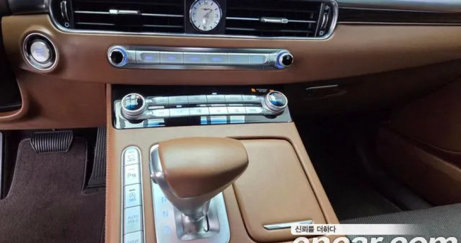 Genesis G90 