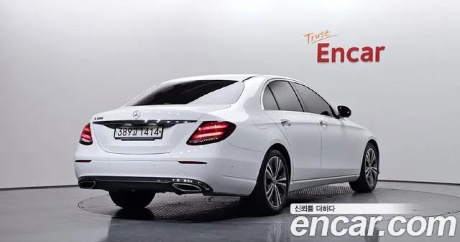 Mercedes-Benz E-Class 