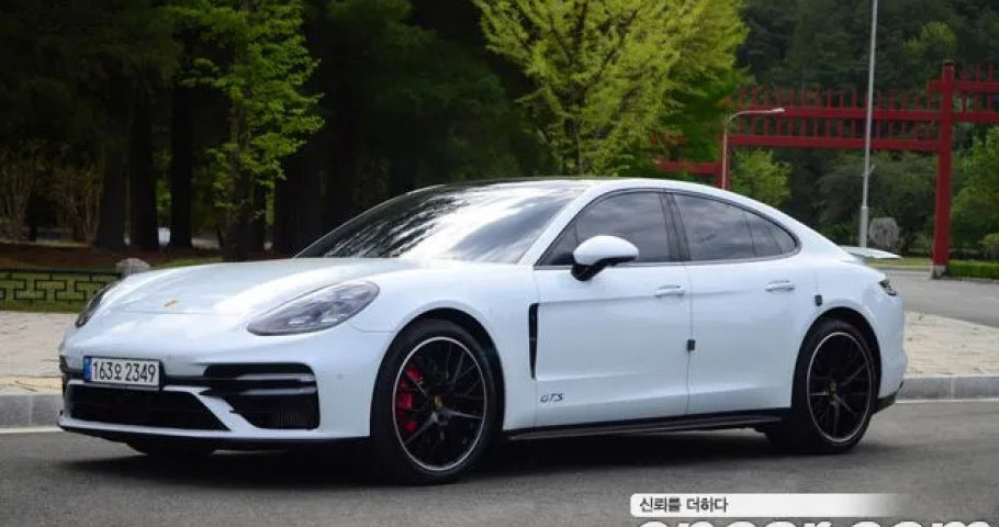 Porsche Panamera 