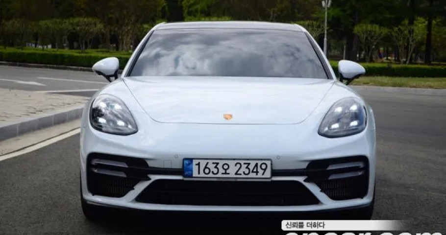 Porsche Panamera 