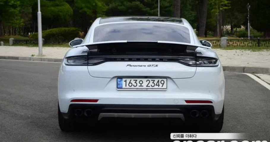 Porsche Panamera 