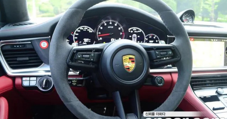Porsche Panamera 