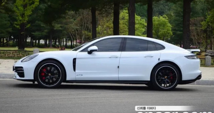 Porsche Panamera 