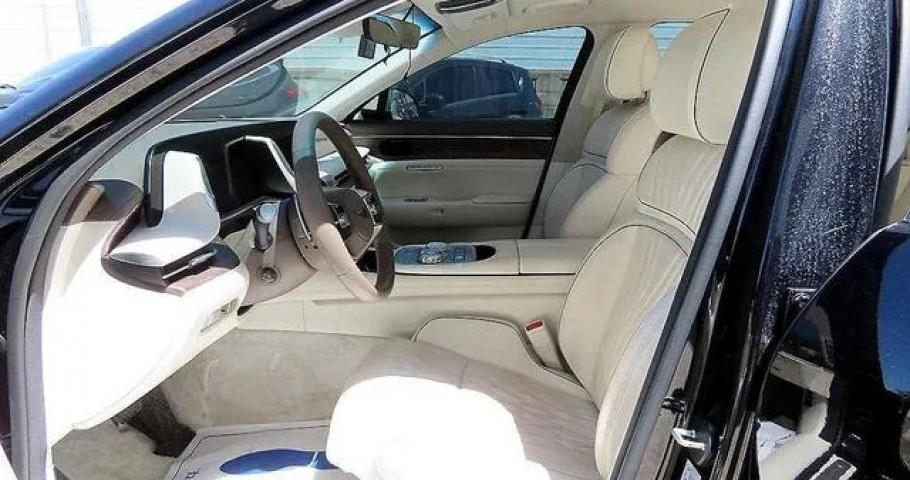 Genesis G90 