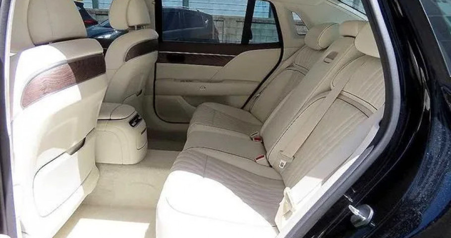 Genesis G90 