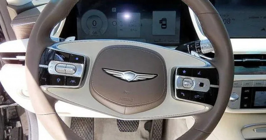 Genesis G90 